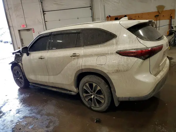 5TDGZRBH4LS504497 2020 TOYOTA HIGHLANDER - Image 2
