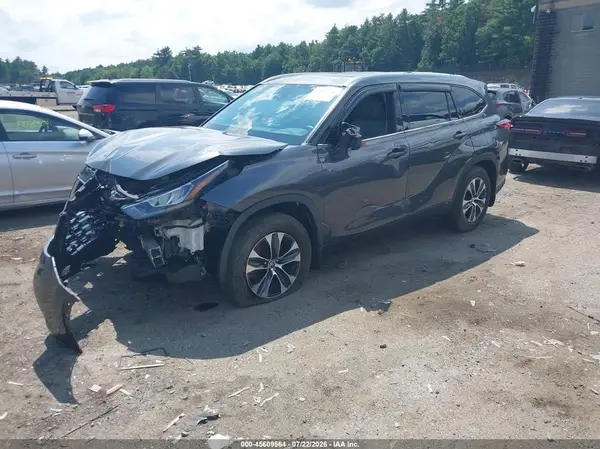 5TDGZRBH4LS512468 2020 TOYOTA HIGHLANDER - Image 2