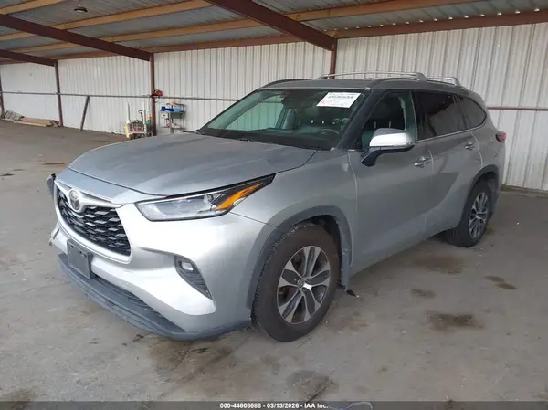 5TDGZRBH4MS069479 2021 TOYOTA HIGHLANDER - Image 2
