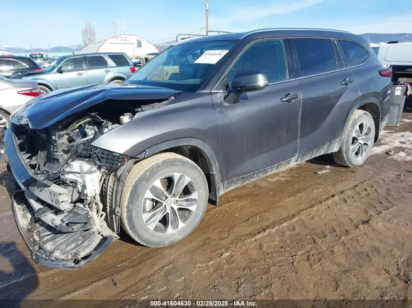 5TDGZRBH4MS083074 2021 TOYOTA HIGHLANDER - Image 2