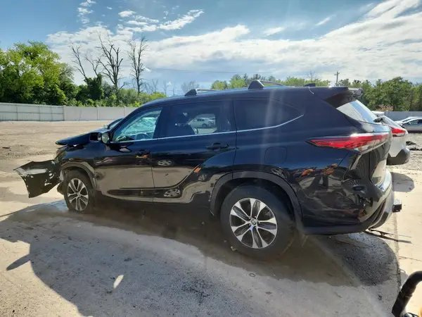 5TDGZRBH4MS155441 2021 TOYOTA HIGHLANDER - Image 2