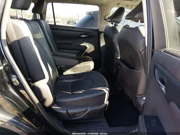 5TDGZRBH4MS529207 2021 TOYOTA HIGHLANDER - Image 8