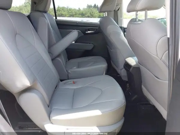 5TDGZRBH4MS540112 2021 TOYOTA HIGHLANDER - Image 8