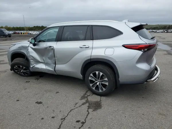 5TDGZRBH4MS541339 2021 TOYOTA HIGHLANDER - Image 2