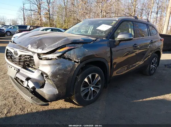5TDGZRBH4MS541695 2021 TOYOTA HIGHLANDER - Image 2