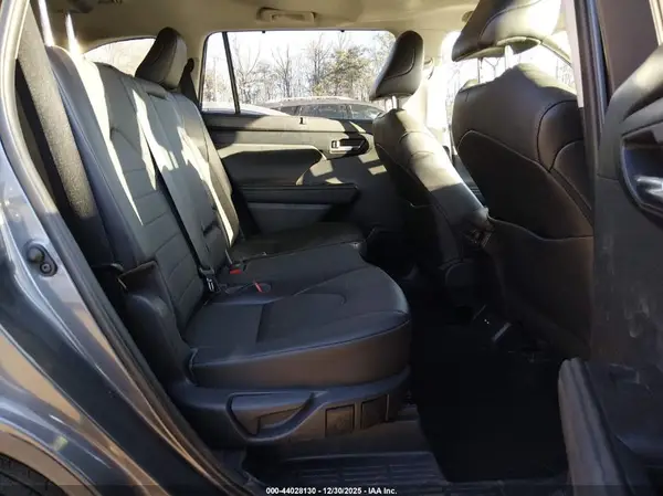 5TDGZRBH4MS541695 2021 TOYOTA HIGHLANDER - Image 8