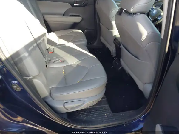 5TDGZRBH4MS544564 2021 TOYOTA HIGHLANDER - Image 8