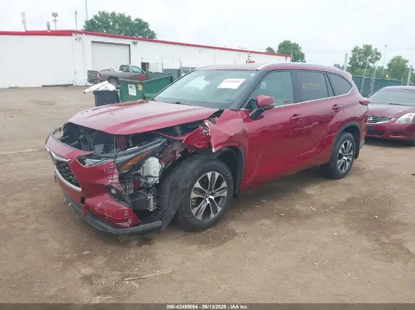 5TDGZRBH4MS544628 2021 TOYOTA HIGHLANDER - Image 2