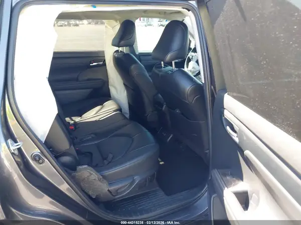 5TDGZRBH4NS166439 2022 TOYOTA HIGHLANDER - Image 8