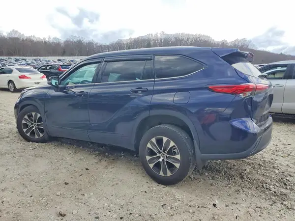 5TDGZRBH4NS190644 2022 TOYOTA HIGHLANDER - Image 2