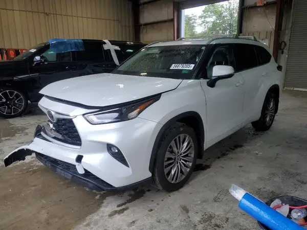 5TDGZRBH4NS195276 2022 TOYOTA HIGHLANDER - Image 1