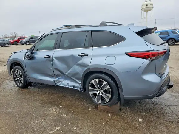 5TDGZRBH4NS203554 2022 TOYOTA HIGHLANDER - Image 2