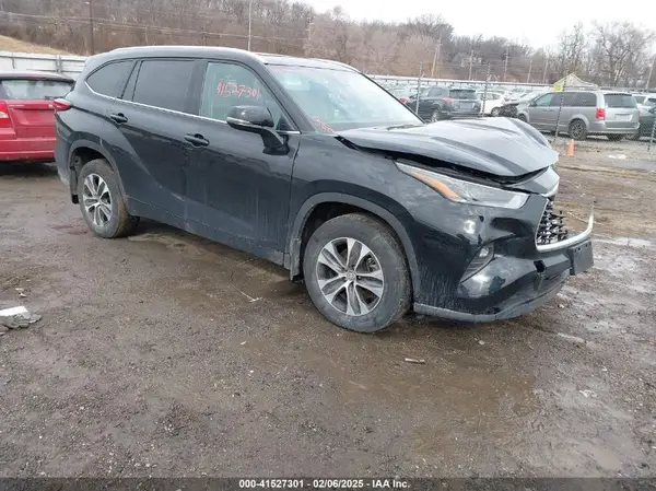 5TDGZRBH4NS216708 2022 TOYOTA HIGHLANDER - Image 1