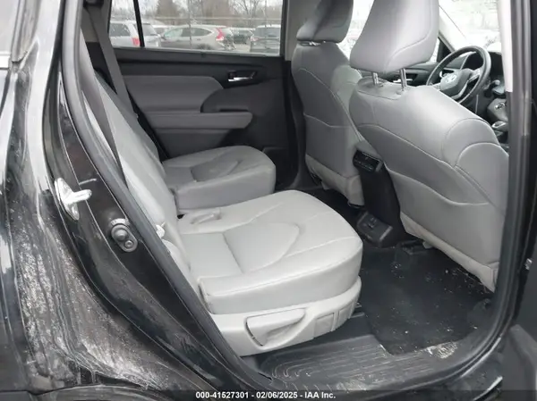 5TDGZRBH4NS216708 2022 TOYOTA HIGHLANDER - Image 8