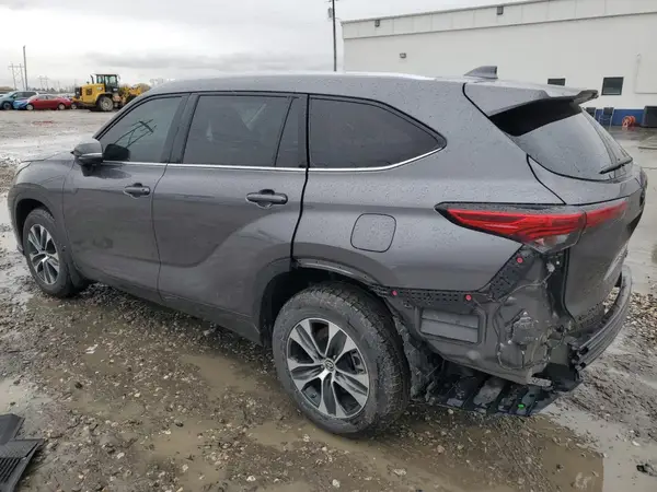 5TDGZRBH4NS227658 2022 TOYOTA HIGHLANDER - Image 2