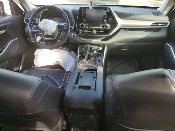 5TDGZRBH4NS231578 2022 TOYOTA HIGHLANDER - Image 8