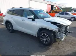 5TDGZRBH4NS241060 2022 TOYOTA HIGHLANDER