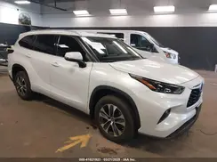 5TDGZRBH4NS256609 2022 TOYOTA HIGHLANDER