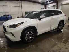 5TDGZRBH4NS574617 2022 TOYOTA HIGHLANDER