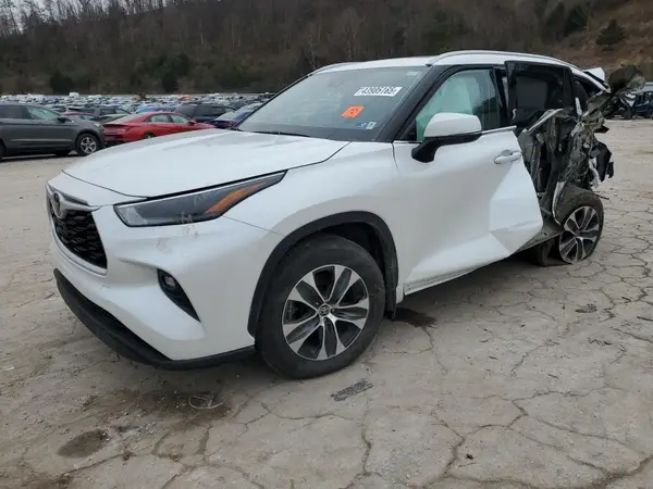 5TDGZRBH4NS576979 2022 TOYOTA HIGHLANDER - Image 1