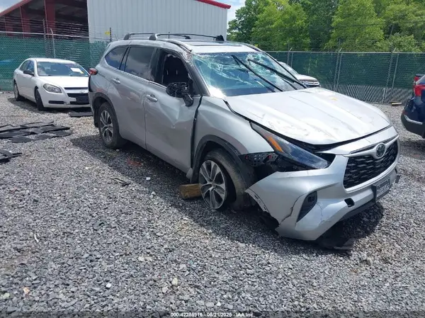 5TDGZRBH4NS581552 2022 TOYOTA HIGHLANDER - Image 1