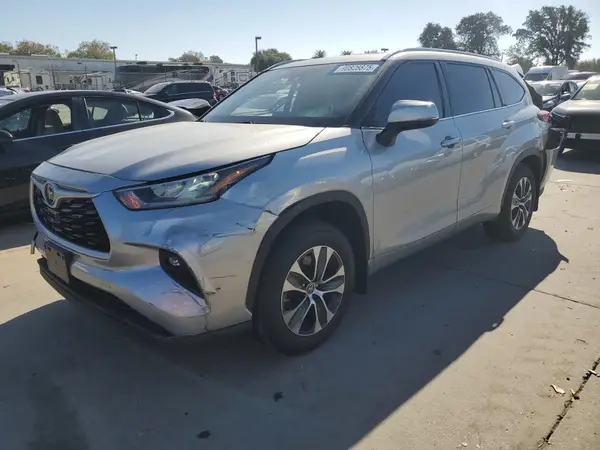 5TDGZRBH4NS583933 2022 TOYOTA HIGHLANDER - Image 1