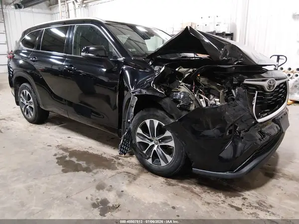 5TDGZRBH4NS584144 2022 TOYOTA HIGHLANDER - Image 1