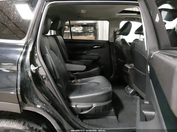 5TDGZRBH4NS584144 2022 TOYOTA HIGHLANDER - Image 8