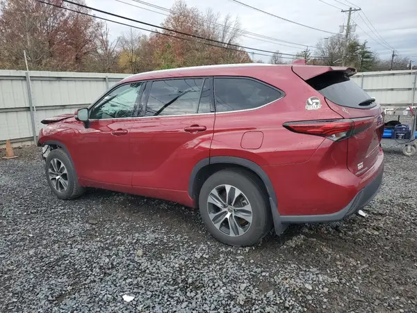 5TDGZRBH4NS592275 2022 TOYOTA HIGHLANDER - Image 2