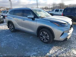 5TDGZRBH4NS593118 2022 TOYOTA HIGHLANDER