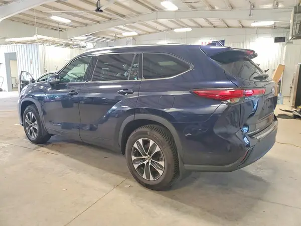 5TDGZRBH5LS007863 2020 TOYOTA HIGHLANDER - Image 2