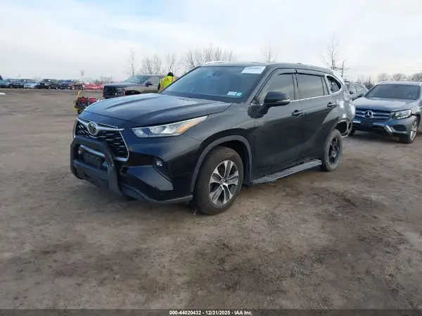 5TDGZRBH5LS015607 2020 TOYOTA HIGHLANDER - Image 2