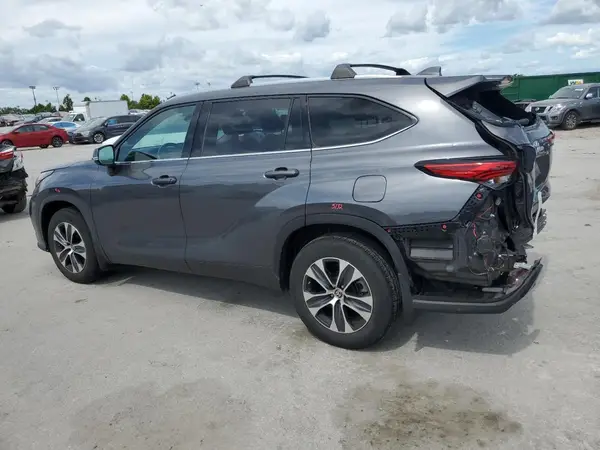 5TDGZRBH5LS019513 2020 TOYOTA HIGHLANDER - Image 2