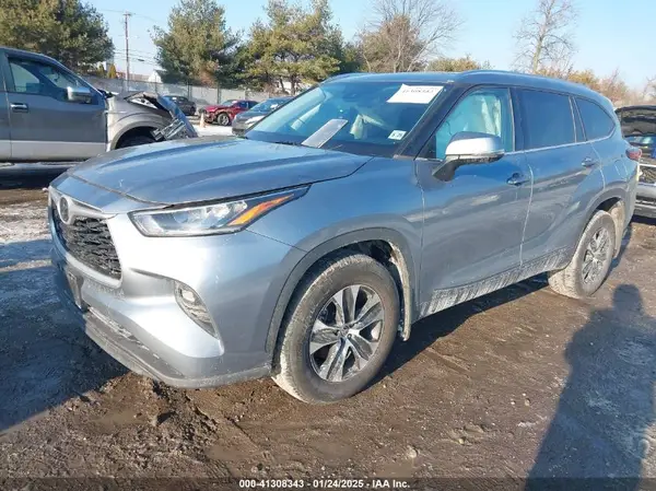 5TDGZRBH5LS021567 2020 TOYOTA HIGHLANDER - Image 2