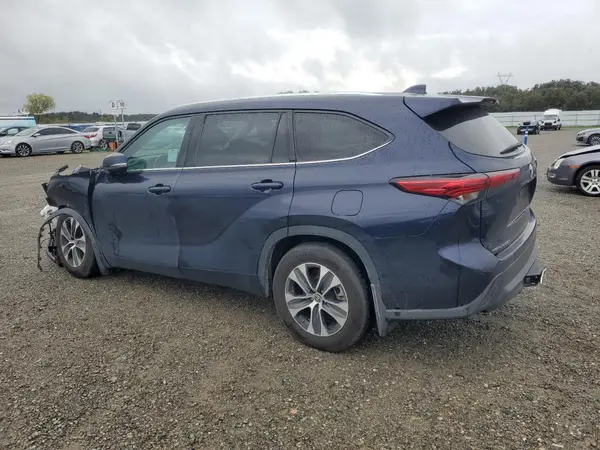 5TDGZRBH5LS035131 2020 TOYOTA HIGHLANDER - Image 2