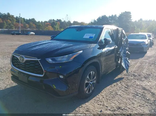 5TDGZRBH5LS036604 2020 TOYOTA HIGHLANDER - Image 2
