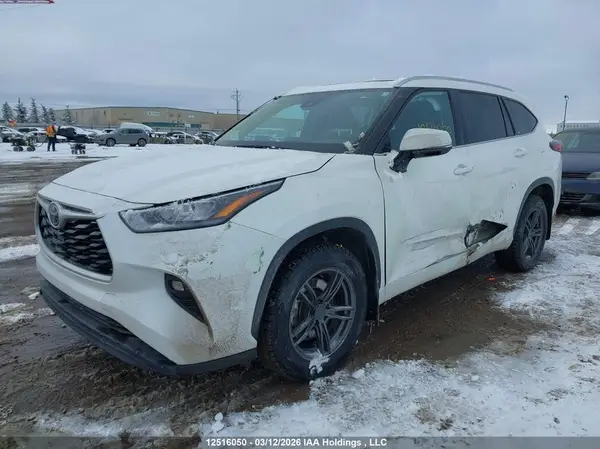 5TDGZRBH5LS048705 2020 TOYOTA HIGHLANDER - Image 2