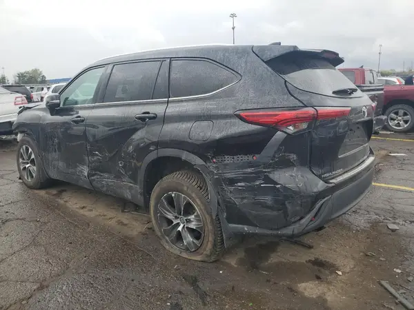 5TDGZRBH5LS500135 2020 TOYOTA HIGHLANDER - Image 2