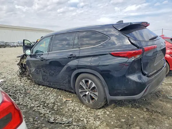 5TDGZRBH5LS509708 2020 TOYOTA HIGHLANDER - Image 2