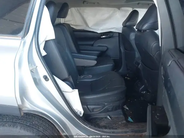 5TDGZRBH5LS514651 2020 TOYOTA HIGHLANDER - Image 8