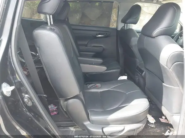 5TDGZRBH5MS064033 2021 TOYOTA HIGHLANDER - Image 8