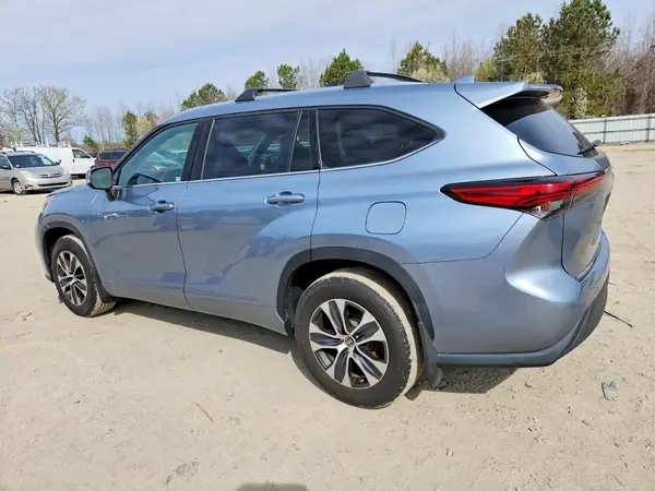 5TDGZRBH5MS064999 2021 TOYOTA HIGHLANDER - Image 2