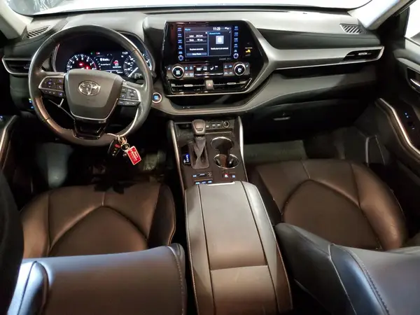 5TDGZRBH5MS069605 2021 TOYOTA HIGHLANDER - Image 8