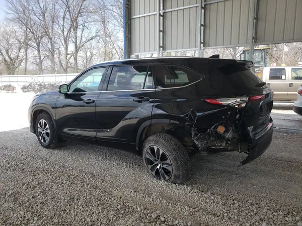 5TDGZRBH5MS084881 2021 TOYOTA HIGHLANDER - Image 2
