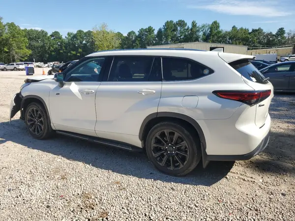 5TDGZRBH5MS095167 2021 TOYOTA HIGHLANDER - Image 2