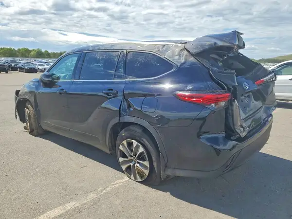 5TDGZRBH5MS113375 2021 TOYOTA HIGHLANDER - Image 2