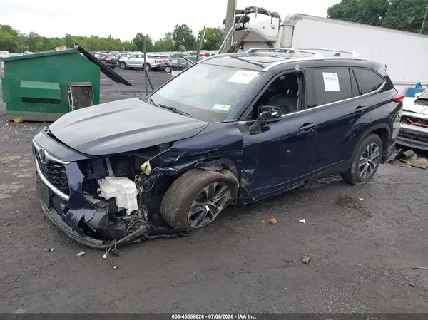 5TDGZRBH5MS124277 2021 TOYOTA HIGHLANDER - Image 2