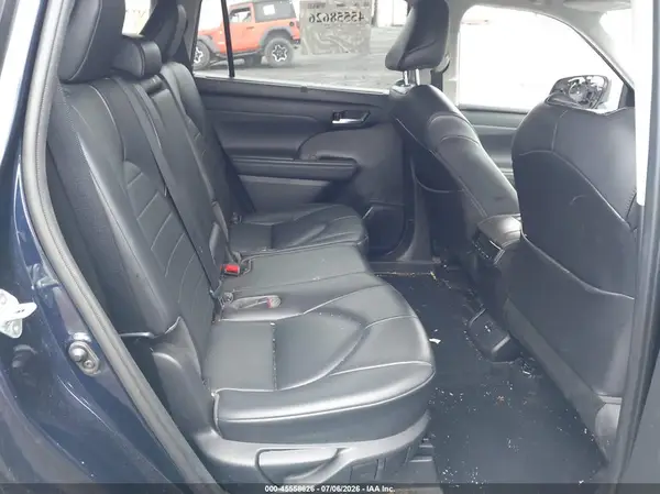5TDGZRBH5MS124277 2021 TOYOTA HIGHLANDER - Image 8