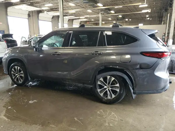 5TDGZRBH5MS130435 2021 TOYOTA HIGHLANDER - Image 2