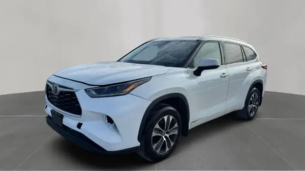 5TDGZRBH5MS138194 2021 TOYOTA HIGHLANDER - Image 2